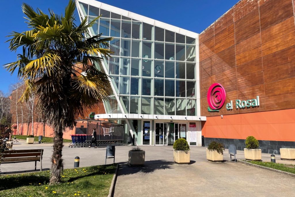 Colegio Mayor La Tebaida - Punto de interés CC El Rosal